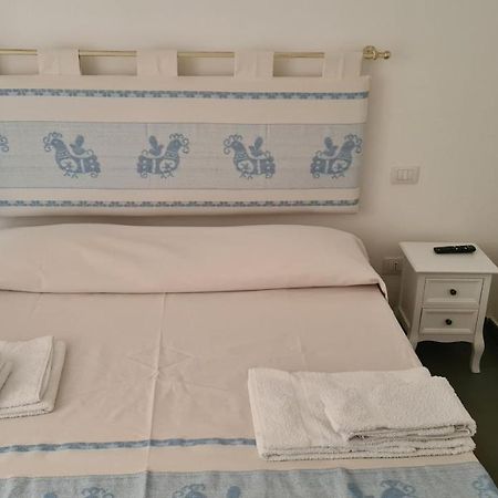 Red & Blue Rooms ออลเบีย ภายนอก รูปภาพ