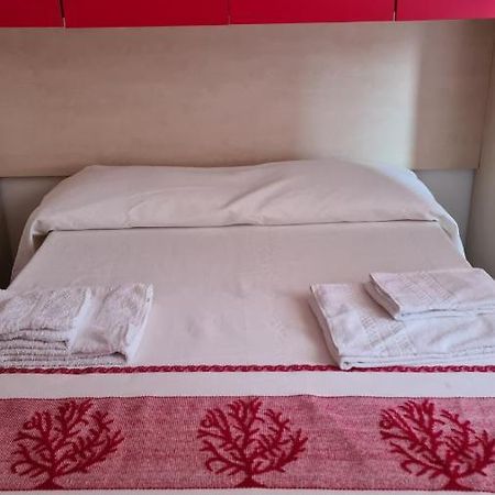 Red & Blue Rooms ออลเบีย ภายนอก รูปภาพ