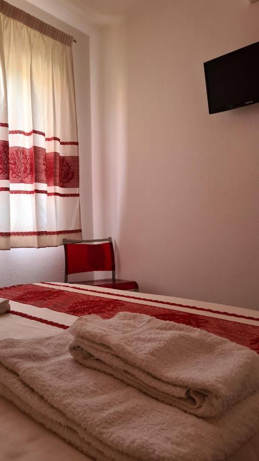 Red & Blue Rooms ออลเบีย ภายนอก รูปภาพ